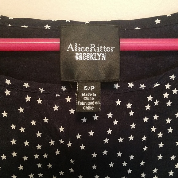 Star-patterned blouse - Picture 3 of 3